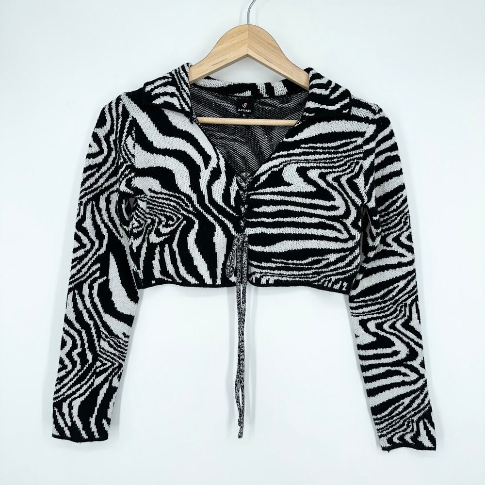 IJOAH Abstratct Zebra Printed Crop Top Lace Up Front Sweater